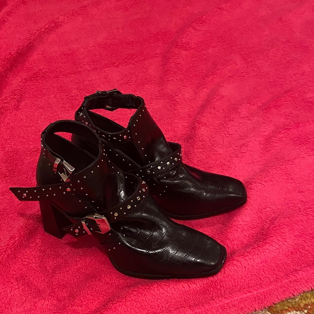 SHEIN Black Faux-Croc Studded Ankle Heel Boots